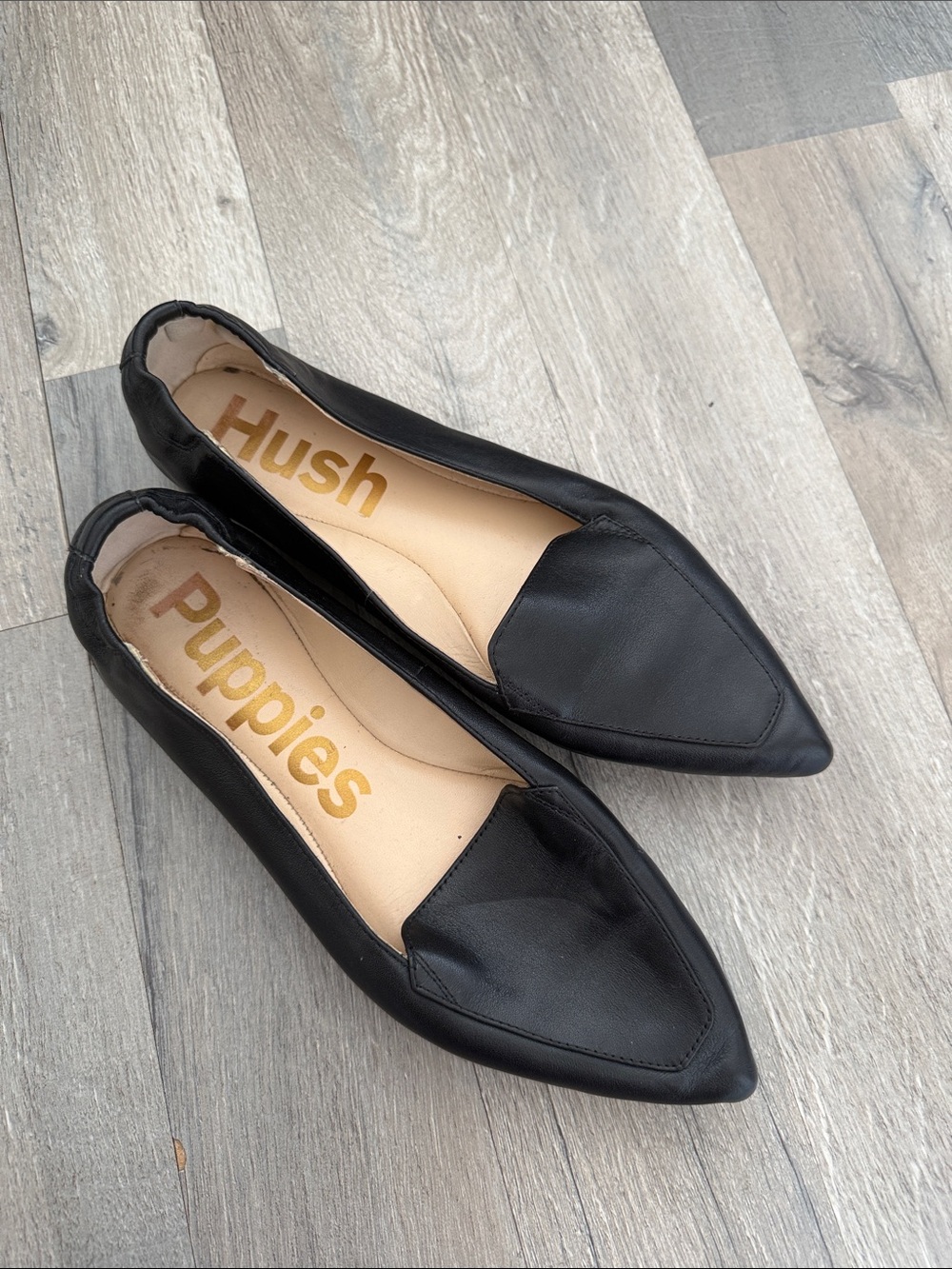 Hush Puppies Women's Black Pointed Toe Slip-Ons size 9